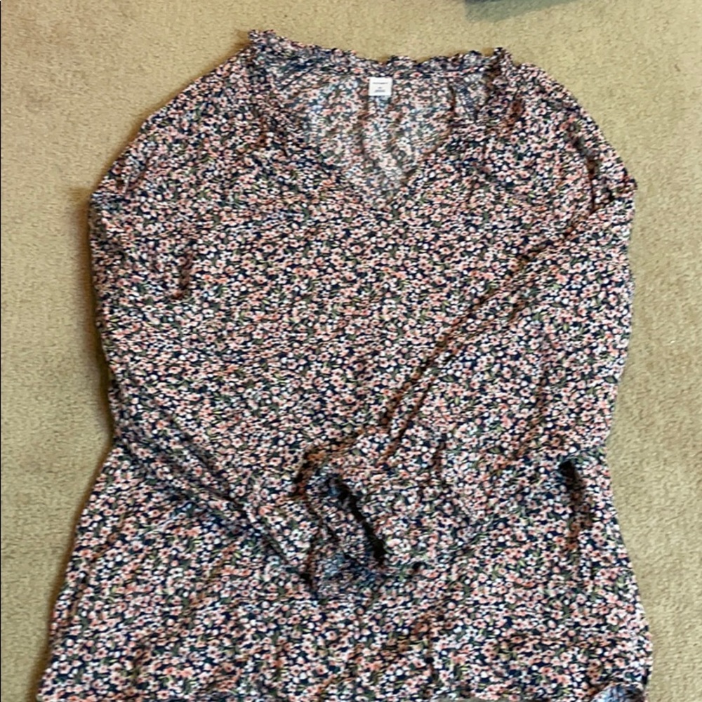 Old navy floral women’s blouse size xs